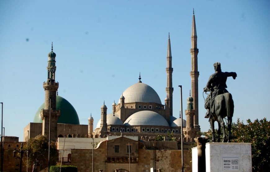 Tour di un’intera giornata alle Piramidi e al Museo Egizio con partenza da Sharm El Sheikh