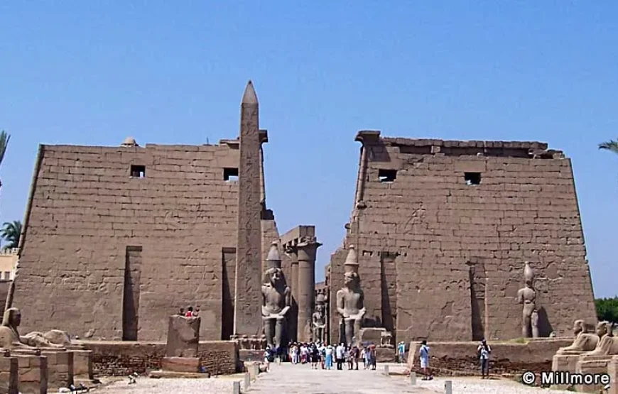 Escursione giornaliera a Luxor in aereo da Sharm El Sheikh