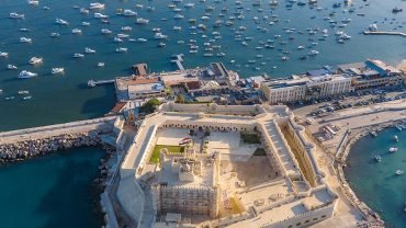 Bibliotheca Alexandrina e La Cittadella di Qaitbay: Gioielli del Mediterraneo